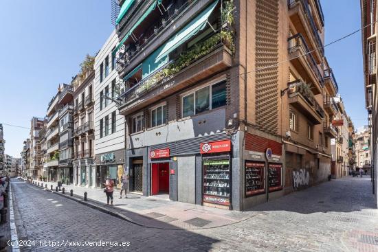 Gran Piso en pleno Centro de Granada - GRANADA