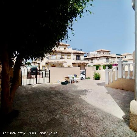 FANTASTICO QUAD TOTALMENTE REFORMADO CON LICENCIA TURÍSTICA EN LA ZENIA! - ALICANTE