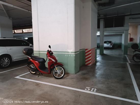 Plaza de plarking para coche i moto en la MG!! - BARCELONA