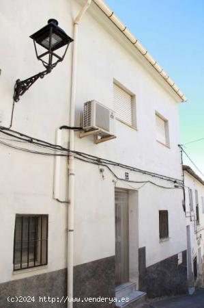 Casa en venta en Quatretondeta - ALICANTE