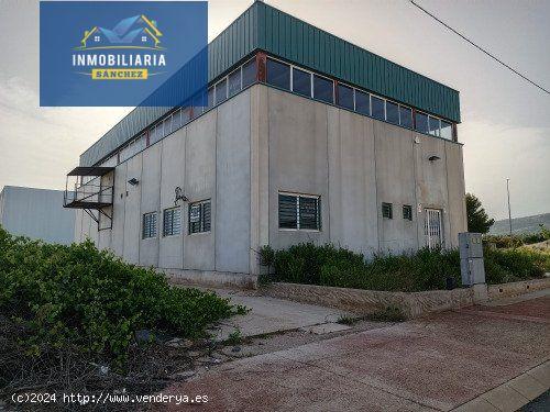  Nave y terreno industrial en venta en el Polígono de Benejama - ALICANTE 