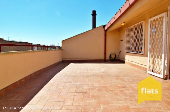 Exclusiva casa en la mejor zona de Santa Coloma - BARCELONA