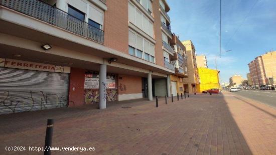 Local comercial de 741m2 en Avda. Ciudad de Almeria, Murcia. - MURCIA