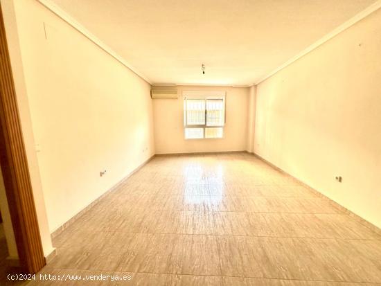 SE VENDE APARTAMENTO DE 3 D A ESTRENAR EN EL CENTRO DE TORREVIEJA - ALICANTE