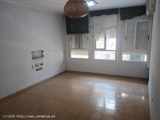 DUPLEX CON COMPLEJO!! VIVIENDA DE 150M2 CON PLAZA DE GARAJE Y TRASTERO. - VALENCIA