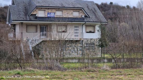 SE VENDE CASA CON TERRENO EN MAGAZ DE ABAJO - LEON