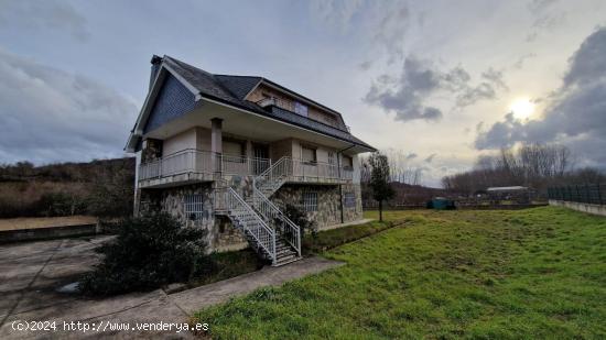 SE VENDE CASA CON TERRENO EN MAGAZ DE ABAJO - LEON