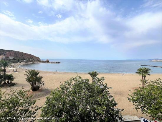 Piso en primera línea de 4 dormitorios con garaje, vistas a la Colonia, Águilas - MURCIA