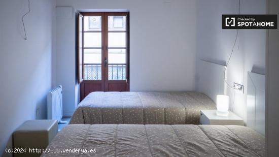 Apartamento de 3 dormitorios en alquiler en Ciutat Vella, Valencia - VALENCIA