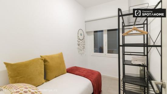 Apartamento de 3 dormitorios en alquiler en Barcelona - BARCELONA