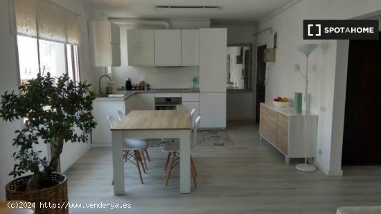 Moderno apartamento de 2 dormitorios en alquiler en Sant Martí. - BARCELONA