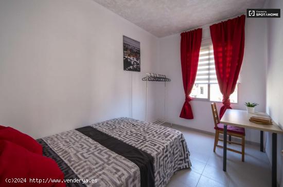 Habitaciones en alquiler en apartamento de 3 dormitorios en valencia. - VALENCIA