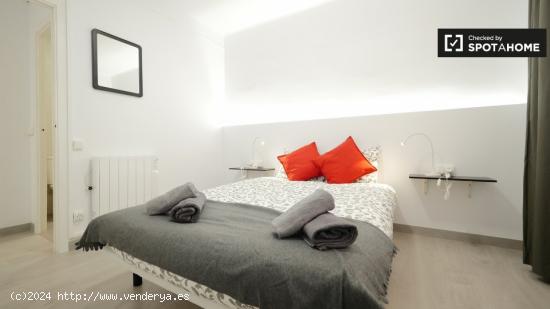 Habitaciones en alquiler en un apartamento de 2 habitaciones en , Barcelona - BARCELONA