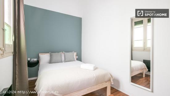 Se alquila habitación en piso compartido en Gracia. - BARCELONA