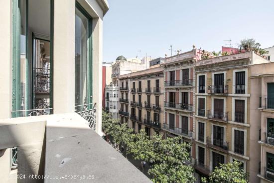  Se alquila habitación en piso compartido en Gracia. - BARCELONA 