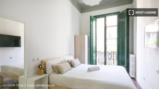 Se alquila habitación en piso compartido en Gracia. - BARCELONA