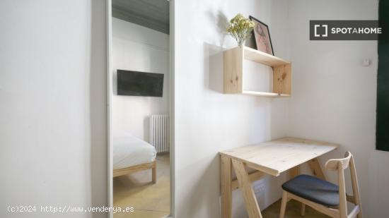 Se alquila habitación en piso compartido en Gracia. - BARCELONA