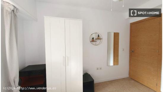 Habitación en piso compartido en valencia. - VALENCIA