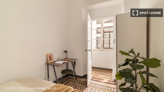 Habitación en piso compartido en barcelona. - BARCELONA