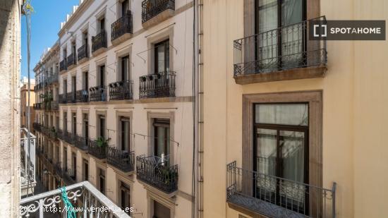 Habitación en piso compartido en barcelona. - BARCELONA