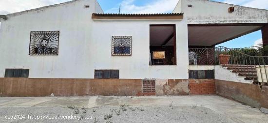 EN VENTA CHALET EN SAX ZONA PARTIDA CHORRILLO - ALICANTE