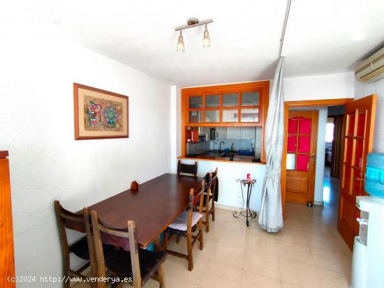 APARTAMENTO DE ESQUINA CON PARKING Y PISCINA - ALICANTE