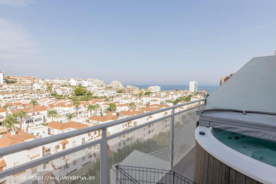 EXCLUSIVO ÁTICO DÚPLEX EN BENALMÁDENA COSTA - MALAGA