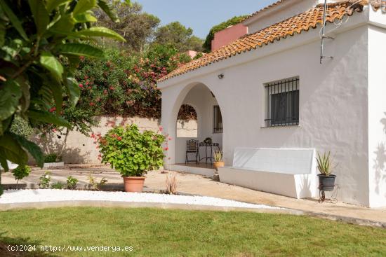 Chalet en alquiler larga duración zona la Oliva Barbate - CADIZ