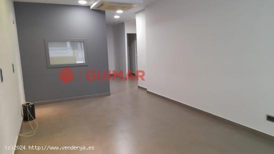 Local Comercial en Calle Eduard Toldrá: Ideal para Pequeña Empresa - BARCELONA