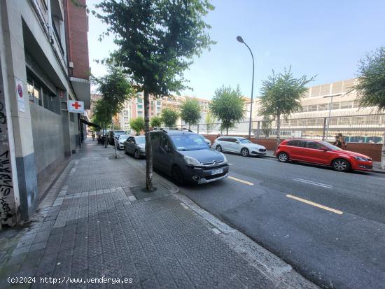 ALQUILER GARAJE EN SIMÓN BOLIVAR FRENTE A JESUITAS - VIZCAYA