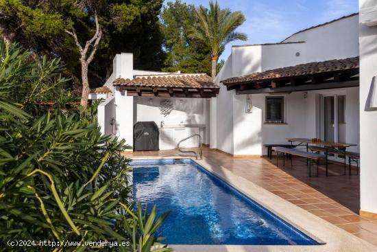 VILLA DE LUJO CON PISCINA PRIVADA Y CASA DE INVITADOS - BALEARES