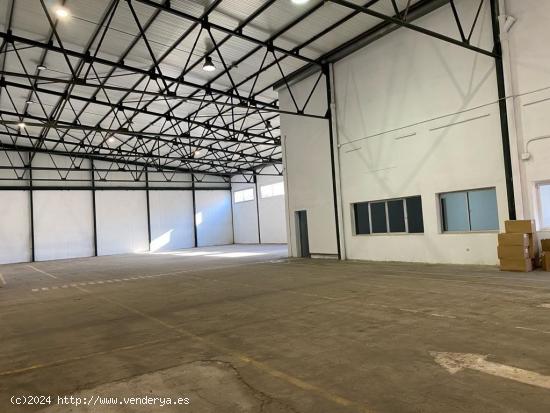 NAVE INDUSTRIAL CON VIVIENDA ANEXA - BALEARES