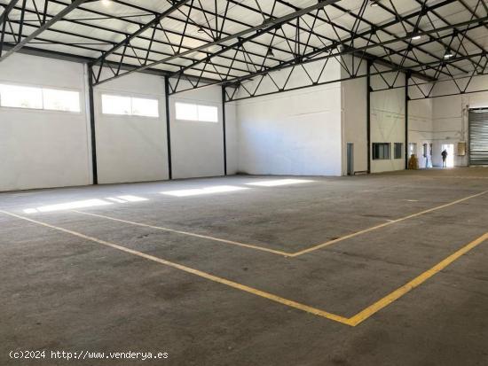 NAVE INDUSTRIAL CON VIVIENDA ANEXA - BALEARES