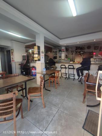 BAR EN VENTA  EN SON CLADERA JUNTO A INSTITUTO Y  AMBULATORIO CON POSIBILIDAD DE CAMBIO DE USO - BAL