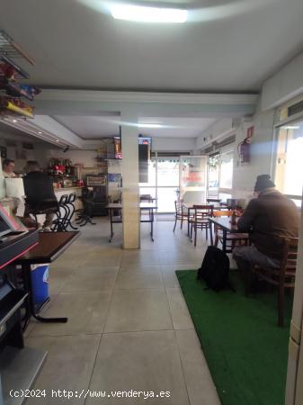 BAR EN VENTA  EN SON CLADERA JUNTO A INSTITUTO Y  AMBULATORIO CON POSIBILIDAD DE CAMBIO DE USO - BAL