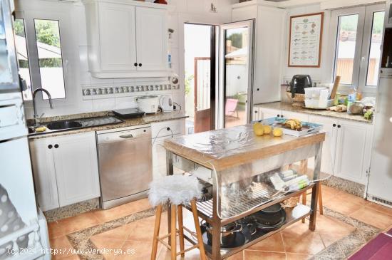 Chalet o casa independiente en Portocolom: ¡Tu Refugio en la Costa! - BALEARES