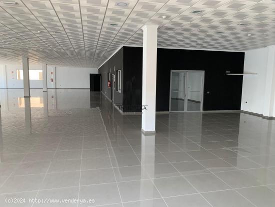 REF: C004 GRUPO INMOTEKA INMOBILIARIA VENDE NAVE INDUSTRIAL MULTIUSOS ZONA CARRETERA DE JAEN - ALBAC