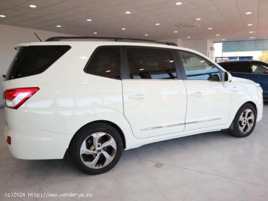 SSANGYONG Rodius en venta en Santa Fe (Granada) - Santa Fe