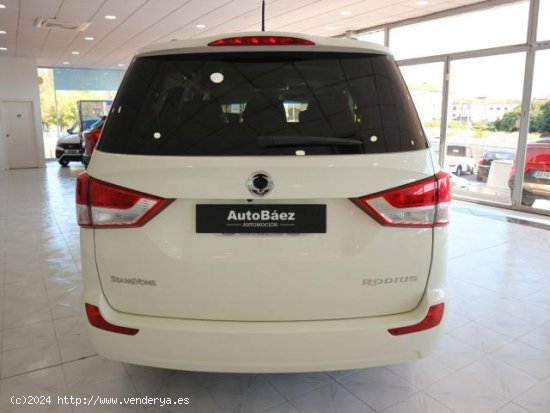 SSANGYONG Rodius en venta en Santa Fe (Granada) - Santa Fe