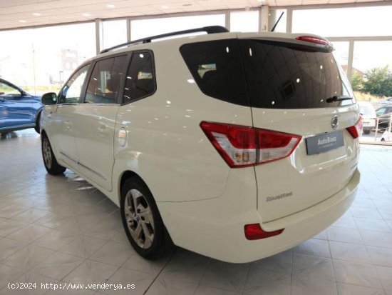 SSANGYONG Rodius en venta en Santa Fe (Granada) - Santa Fe