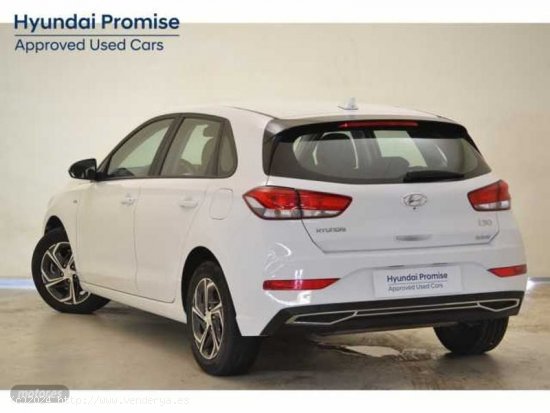 Hyundai i30 1.0 TGDI Klass LR 48V 120 de 2022 con 23.908 Km por 19.900 EUR. en Barcelona