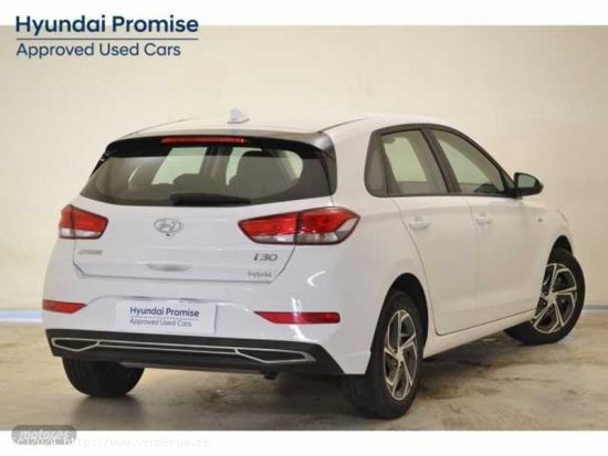 Hyundai i30 1.0 TGDI Klass LR 48V 120 de 2022 con 23.908 Km por 19.900 EUR. en Barcelona