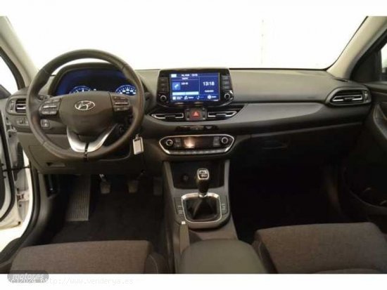 Hyundai i30 1.0 TGDI Klass LR 48V 120 de 2022 con 23.908 Km por 19.900 EUR. en Barcelona