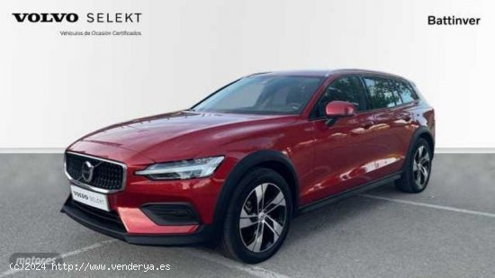  Volvo V 60 V60 Cross Country Core, B4 (diesel) AWD, Diesel de 2023 con 33.883 Km por 42.500 EUR. en  