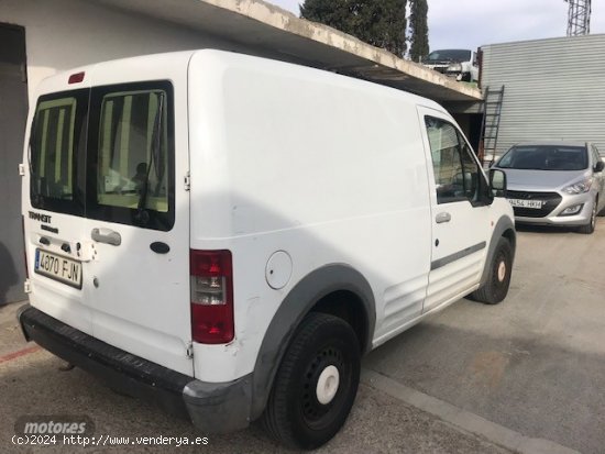 Ford Transit Connect 1.8DIESEL de 2006 con 251.253 Km por 4.000 EUR. en Barcelona