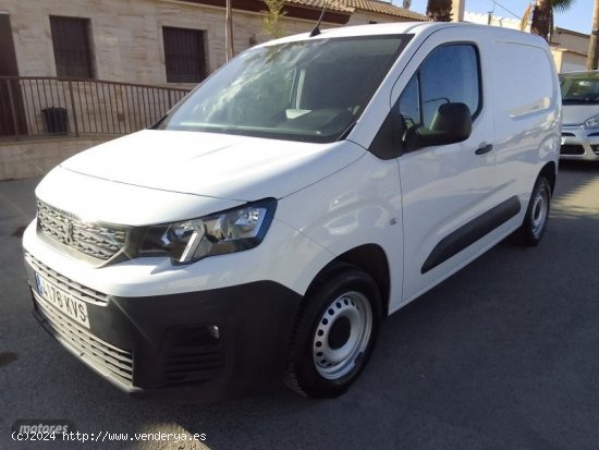 Peugeot Partner 1.6 HDI 100 CV FURGON CON 3 PLAZAS. de 2019 con 174.000 Km por 14.500 EUR. en Murcia