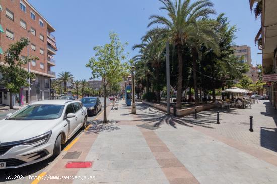 LOCAL COMERCIAL ESQUINA JUNTO A AVENIDA LIBERTAD - ESQUINA JOSE ROMERO LOPEZ - ALICANTE