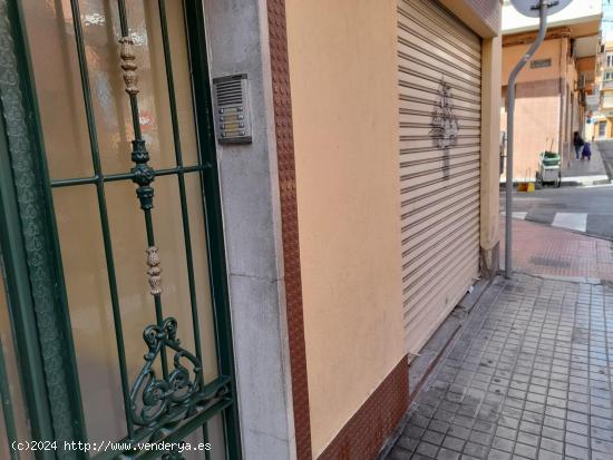 SE VENDE LOCAL EN MUY BUENA ZONA CON SALIDA DE HUMOS - ALICANTE