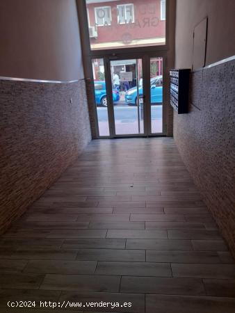 SE VENDE PISO / BUENA ZONA / ASCENSOR /  EXTERIOR - ALICANTE