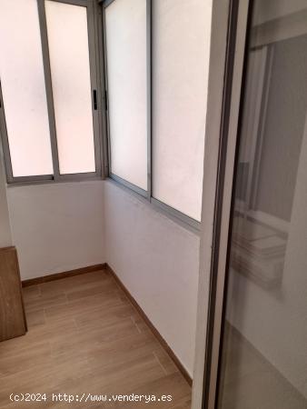 SE VENDE PISO / BUENA ZONA / ASCENSOR /  EXTERIOR - ALICANTE